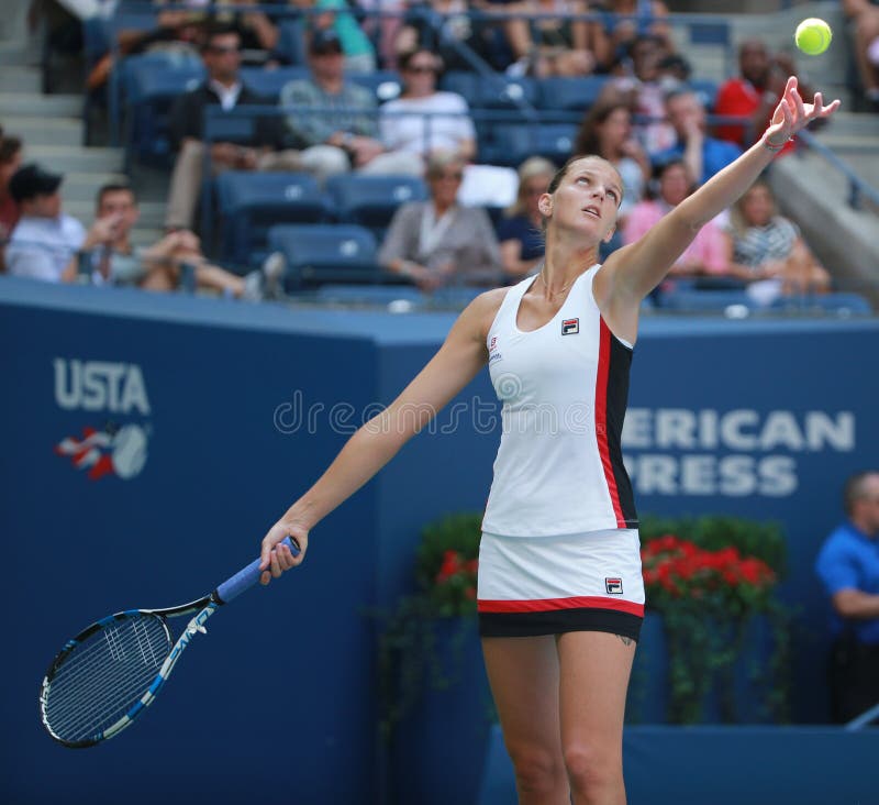 Fachowy gracz w tenisa Karolina Pliskova republika czech w akci podczas jej round cztery dopasowania przy us open 2016 obrazy royalty free Fachowy gracz w tenisa Karolina Pliskova republika czech w akci podczas jej round cztery dopasowania przy us open 2016 obrazy royalty free