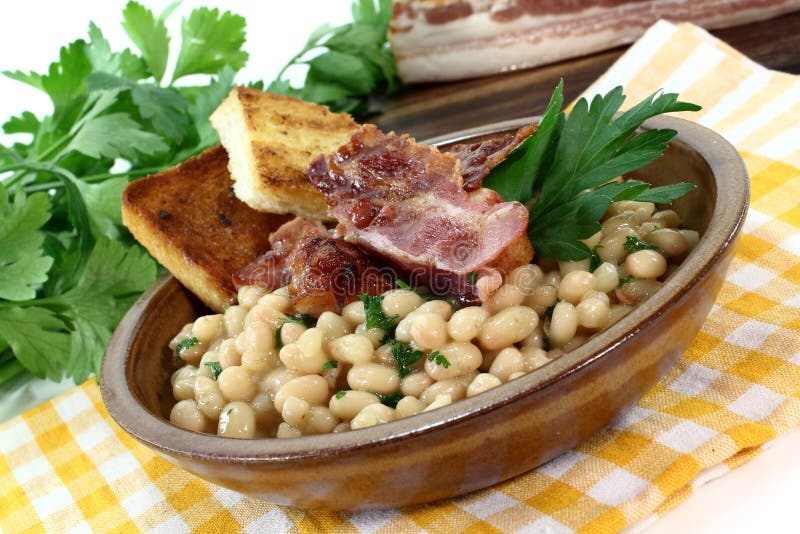 Fagioli Con Pancetta Affumicata Immagine Stock Immagine di fritto, croccante 22174455