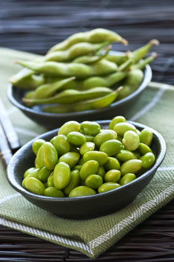 Fagioli Della Soia Di Edamame Sgranati E Baccelli Immagine ...