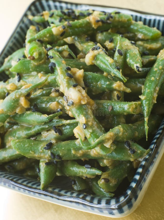 Fagioli verdi del miso con la salsa dell'arachide fotografia stock libera da diritti