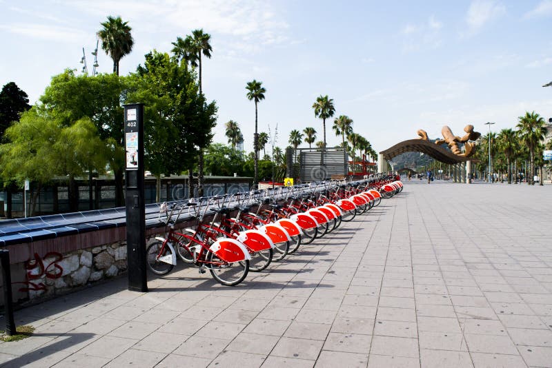 Fahrrad, Das In Barcelona Spanien Teilt Redaktionelles