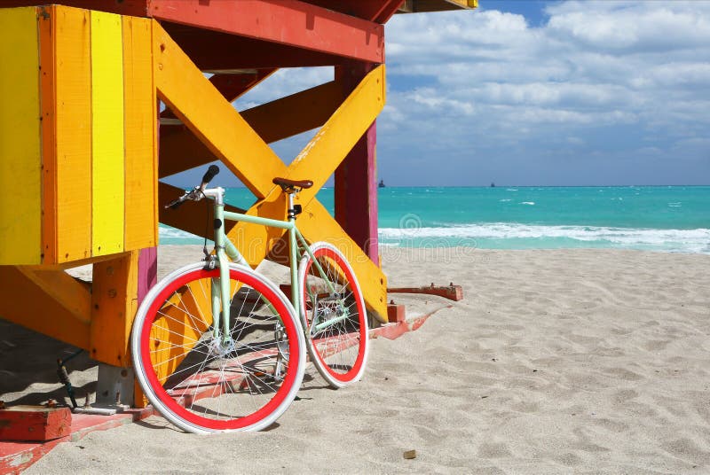 Weg, Der Zum Meer Im Miami Beach Geht Stockfoto Bild von