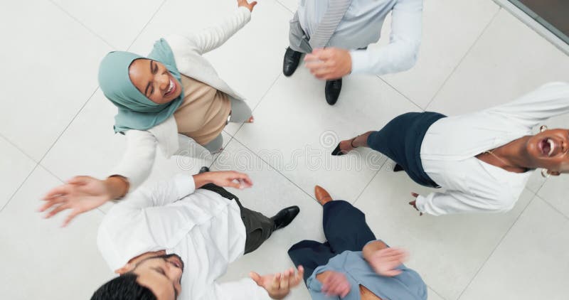 Faire appel à des gens d'affaires et à un groupe de travail d'équipe ou à des objectifs et une motivation en matière de création d clips vidéos