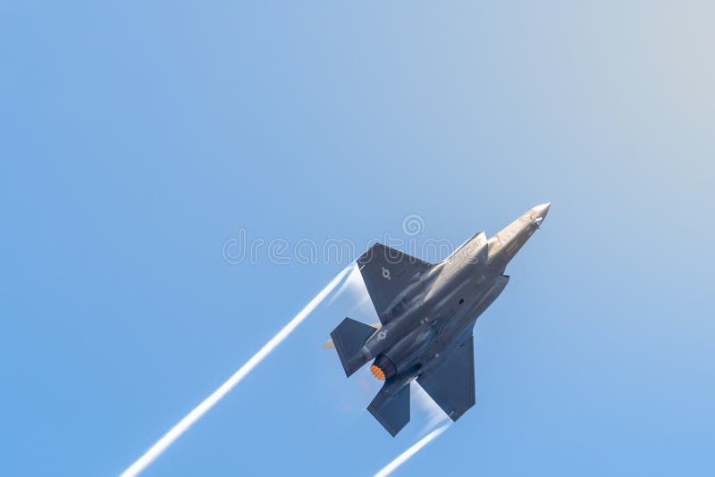 FAIRFORD, UK, LIPIEC 13 2018: Fotografia dokumentuje Lockheed zdjęcie stock FAIRFORD, UK, LIPIEC 13 2018: Fotografia dokumentuje Lockheed zdjęcie stock