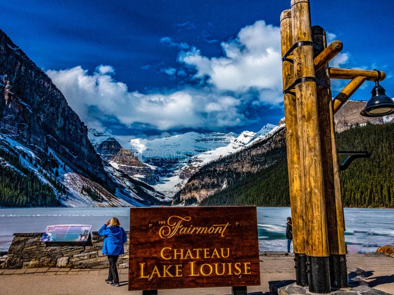 Fairmount Lake Louise editorial stock photo. Image of water 264098963
