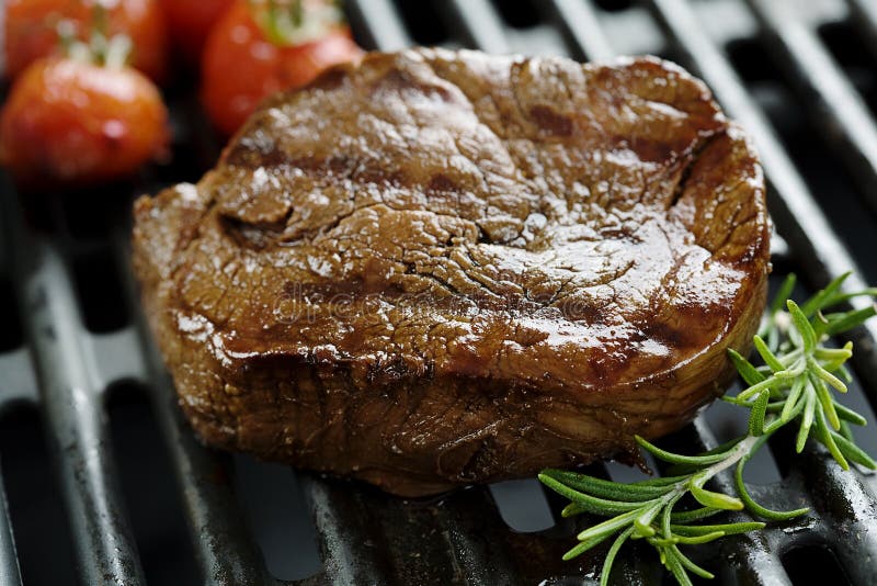 Faixa da carne na grade foto de stock Faixa da carne na grade foto de stock