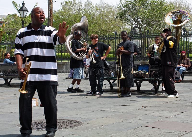 Executores Da Rua Que Cantam E Que Jogam a Música Em New York Foto  Editorial - Imagem de arte, alma: 61623336