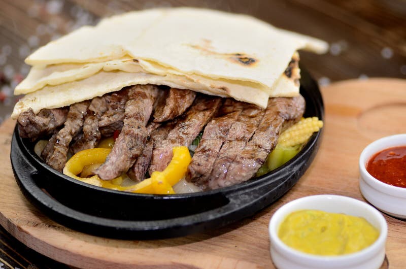 Fajitas De La Carne De Vaca Imagen de archivo Imagen de chile, cocina