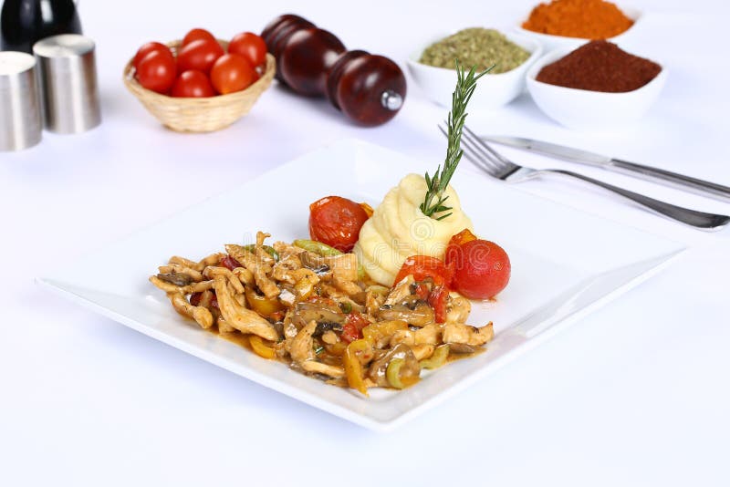 Fajite casalinghe del pollo con le verdure immagini stock libere da diritti Fajite casalinghe del pollo con le verdure immagini stock libere da diritti