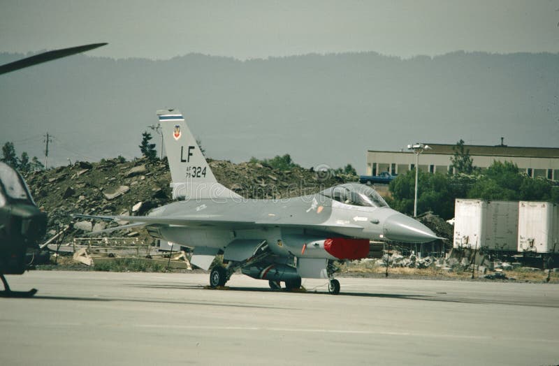 Falco di combattimento del U.S.A.F. General Dynamics F-16A 79-0324 fotografie stock Falco di combattimento del U.S.A.F. General Dynamics F-16A 79-0324 fotografie stock