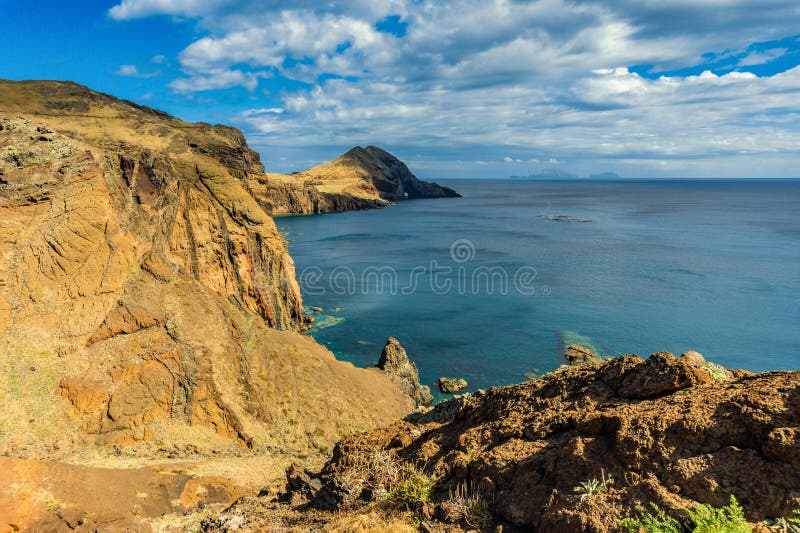 Falezy przy Ponta De Sao Lourenco, mader wyspy, Portugalia fotografia royalty free