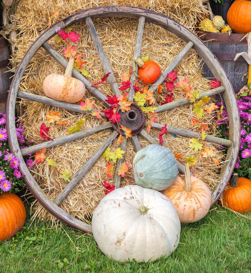 Haoyiyi 5x3ft Autumn Scenery Harvest Backdrop Rustic Countryside Wooden Old Wheel Haystack Hay Bale Straw Decoration Natural Scenery Photography Background Outdoor Party Photo Booth Banner Wallpaper 