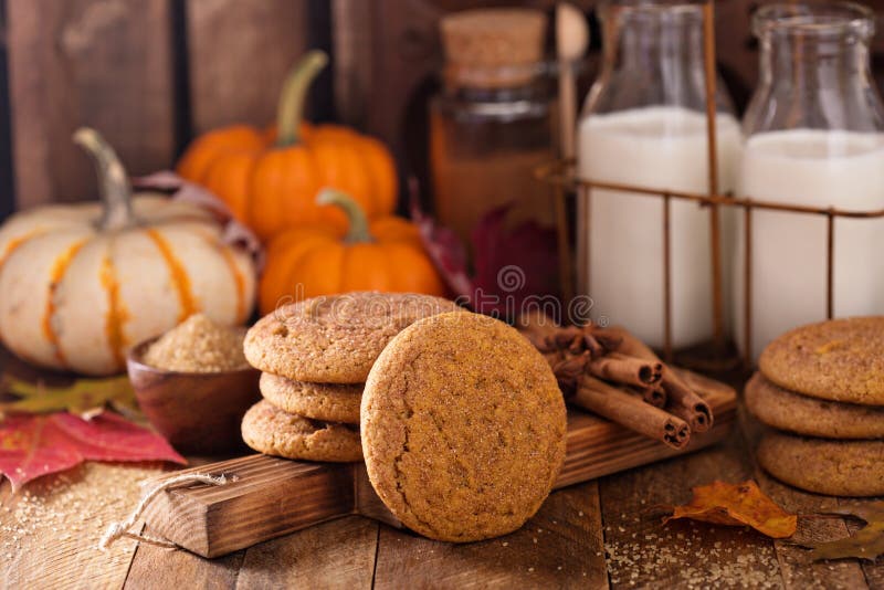 Fall snickerdoodle cookies with pumpkin