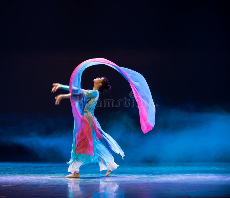 Because she is a Fallen Angel-Chinese classical dance