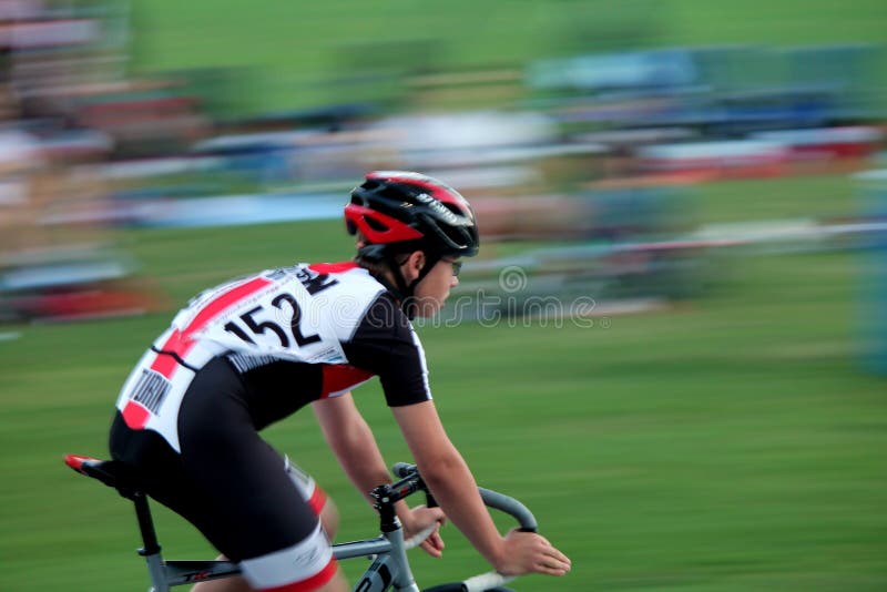 Falta de definición del fondo de la raza de la bici imagen de archivo Falta de definición del fondo de la raza de la bici imagen de archivo
