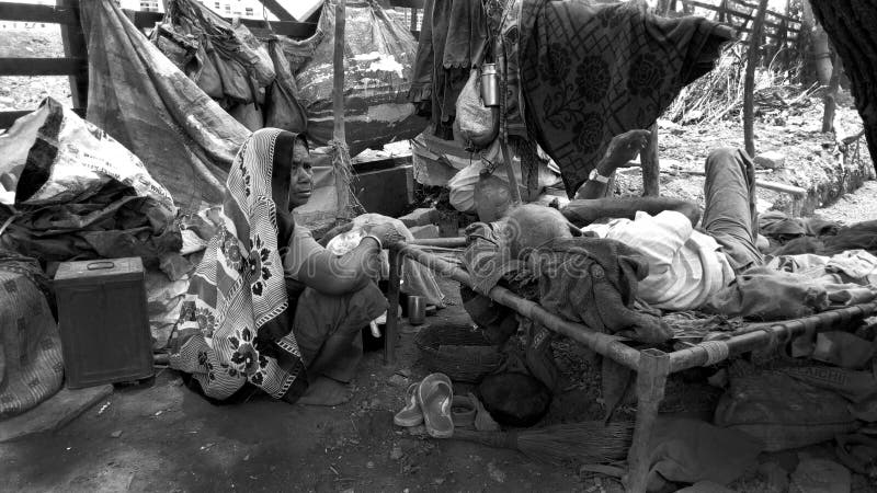 Dhaka Bangladesh 11072021 : Pessoas Pobres E Famintas, Indefesas