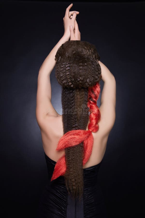 Famele achter, mooie vrouw met rood haar royalty-vrije stock afbeeldingen Famele achter, mooie vrouw met rood haar royalty-vrije stock afbeeldingen