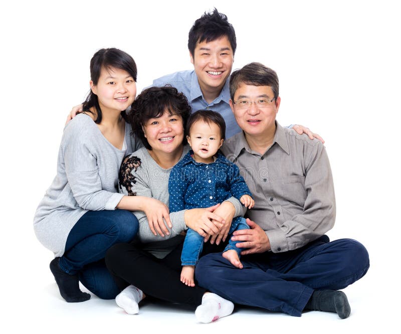 Famiglia dell'asiatico di tre generazioni fotografie stock Famiglia dell'asiatico di tre generazioni fotografie stock