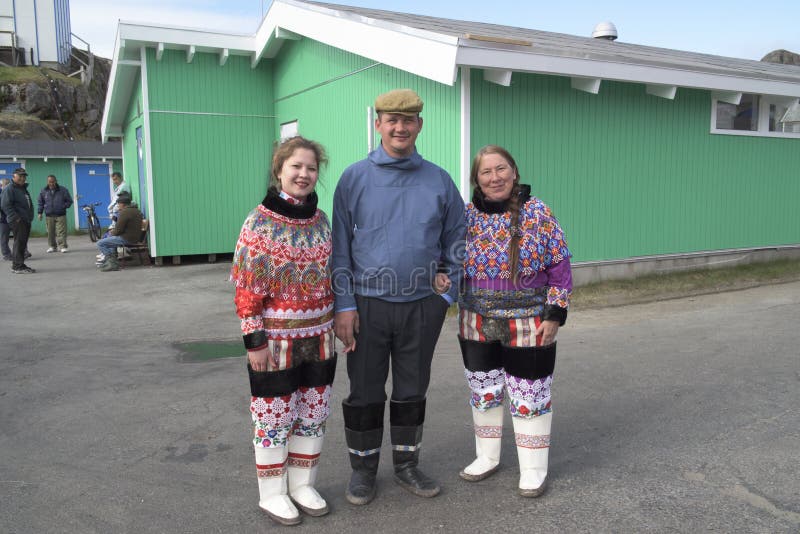 primer ministro torpe Competitivo Familia Del Inuit En Groenlandia Imagen de archivo editorial - Imagen de  garganta, handmade: 57483869