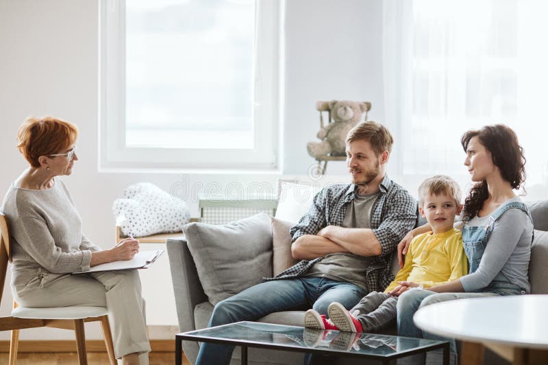 Familia en sesión imágenes de archivo libres de regalías