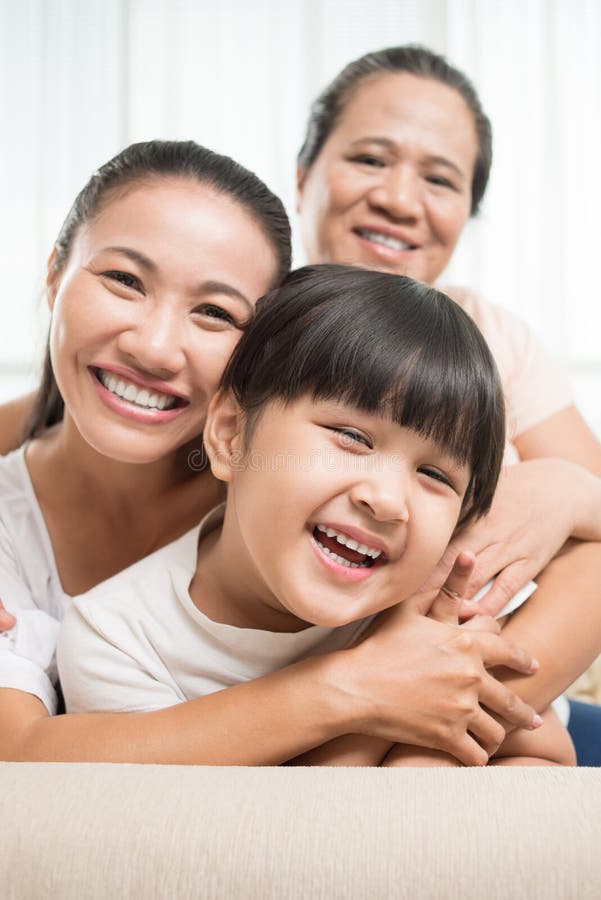 Familia feliz imagenes de archivo
