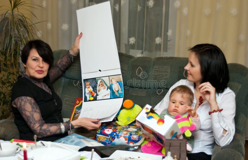 Familien-Weihnachtsgeschenke stockbild Familien-Weihnachtsgeschenke stockbild