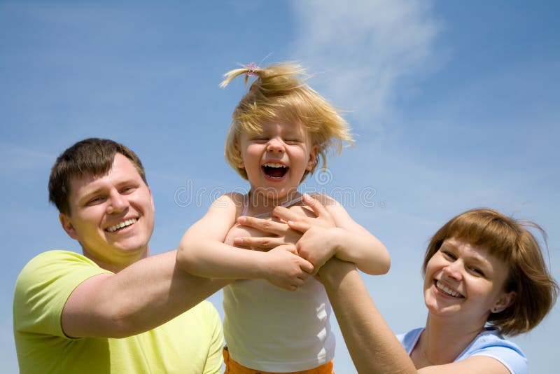Familienlebensstilportrait lizenzfreie stockfotografie Familienlebensstilportrait lizenzfreie stockfotografie