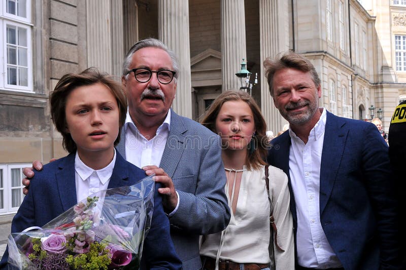 FAMILJ AV DENAMRK NY PRIMEMINIWTER METTE FREDERIKSEN arkivfoton FAMILJ AV DENAMRK NY PRIMEMINIWTER METTE FREDERIKSEN arkivfoton
