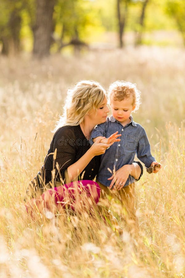 Download Famille image stock. Image du garçon, occasionnel, vieux - 45355607