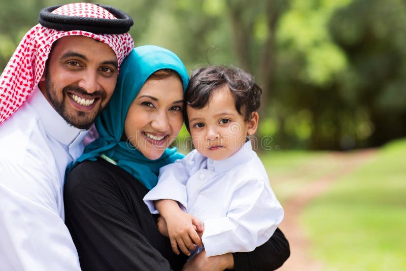 Famille arabe heureuse