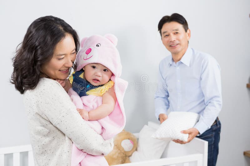 Famille heureux avec la chéri images libres de droits Famille heureux avec la chéri images libres de droits