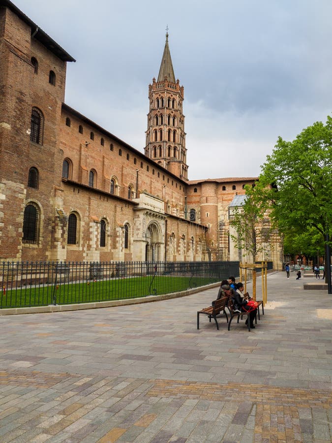 Famosa igreja de Saint Sernin em Toulouse, França foto de stock royalty free Famosa igreja de Saint Sernin em Toulouse, França foto de stock royalty free