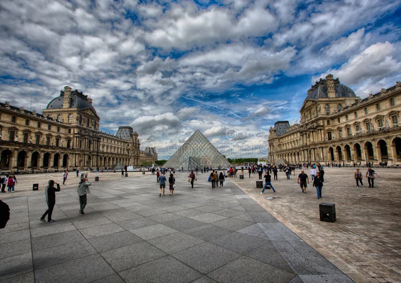 Famous Louvre Pyramid at the Louve at Paris Editorial Stock Photo - Image  of beauty, view: 93782408