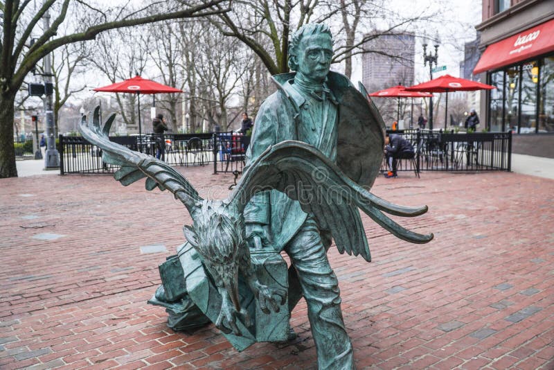Famous Mystery Author Edgar Allan Poe in the Boston - copper statue - BOSTON , MASSACHUSETTS - APRIL 3, 2017 royalty free stock images Famous Mystery Author Edgar Allan Poe in the Boston - copper statue - BOSTON , MASSACHUSETTS - APRIL 3, 2017 royalty free stock images