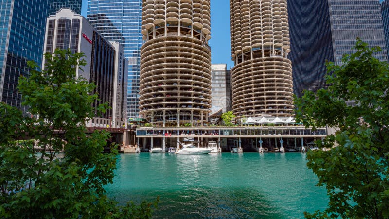 Famous round parking lot at Chicago River - CHICAGO, USA - JUNE 12, 2019  Stock Photo - Alamy