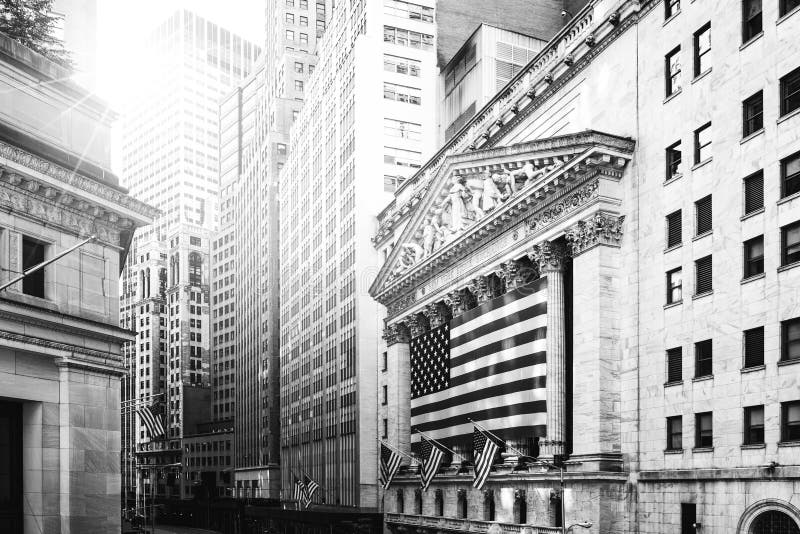 Famous Wall Street Building New York Exchange Patriot Flag Stock Photos