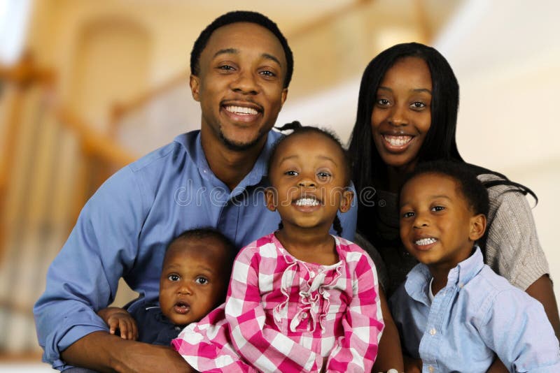 Família americana africana foto de stock royalty free Família americana africana foto de stock royalty free