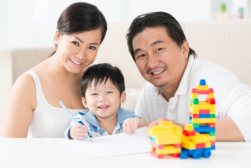 Família asiática imagens de stock Família asiática imagens de stock