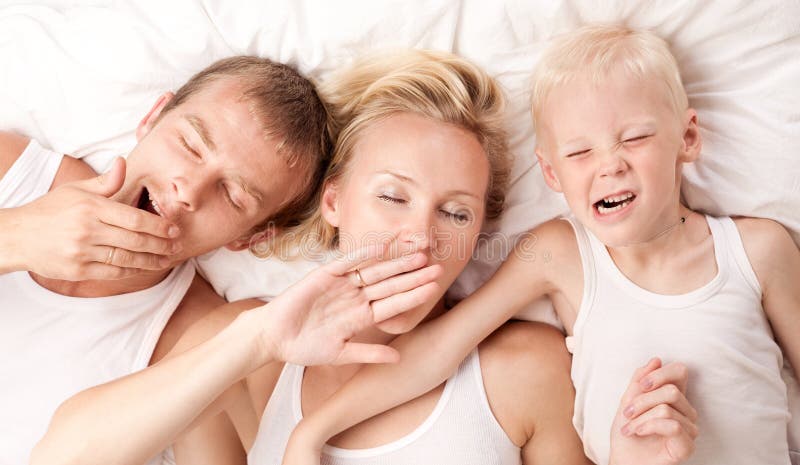 Família em casa imagem de stock Família em casa imagem de stock