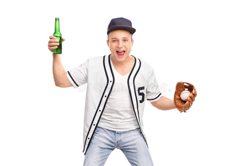 Fan de base-ball enthousiaste tenant une bière et encourager image libre de droits Fan de base-ball enthousiaste tenant une bière et encourager image libre de droits