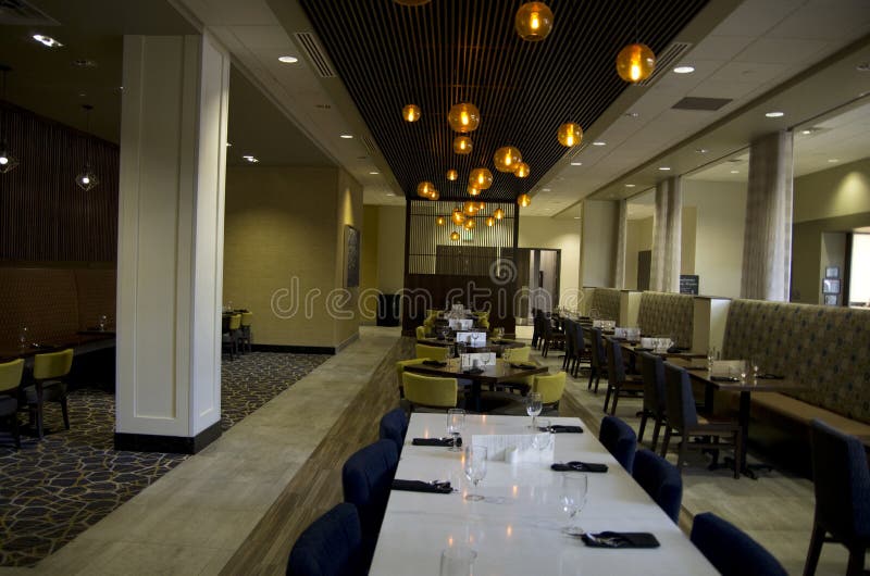 4 star hotel restaurant with beautiful interiors and lighting. Hilton Hotel near Portland. 4 star hotel restaurant with beautiful interiors and lighting. Hilton Hotel near Portland.