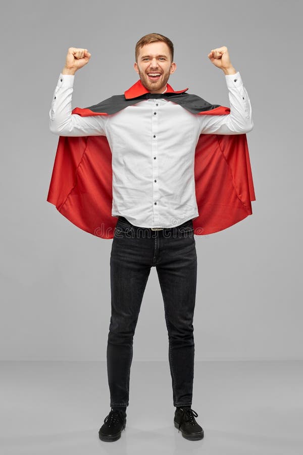 Homem Alegre Na Fantasia De Vampiro De Halloween Foto de Stock