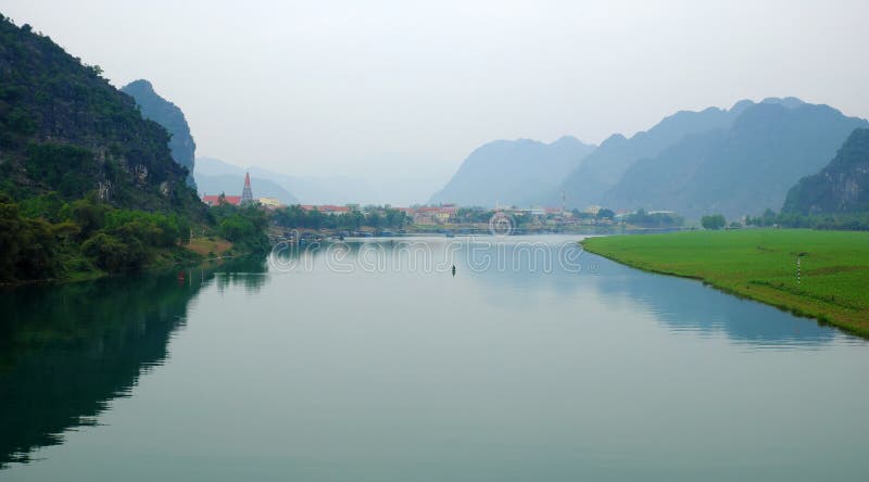 Fantastiskt naturligt landskap på Quang Binh, Vietnam arkivbild Fantastiskt naturligt landskap på Quang Binh, Vietnam arkivbild