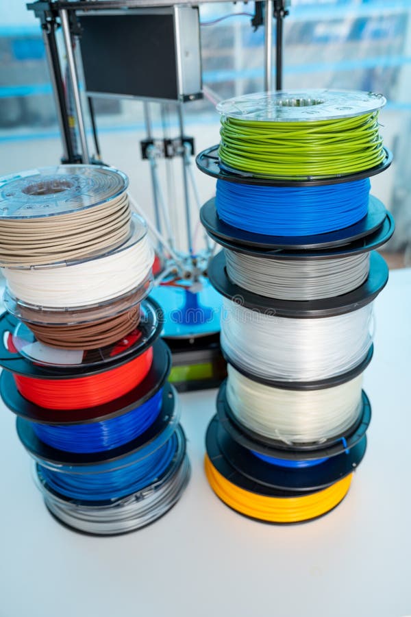 Farbeplastik-Winkel- des Leistungshebels und ABS-Faden für den Druck auf einem Drucker 3D