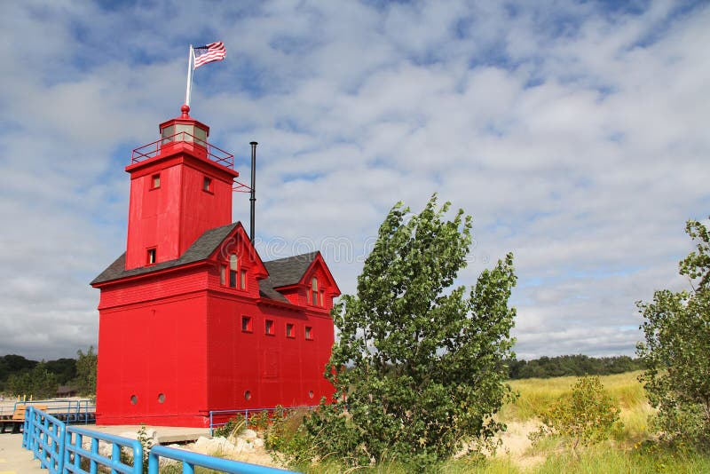 Faro rojo grande en Holland Michigan