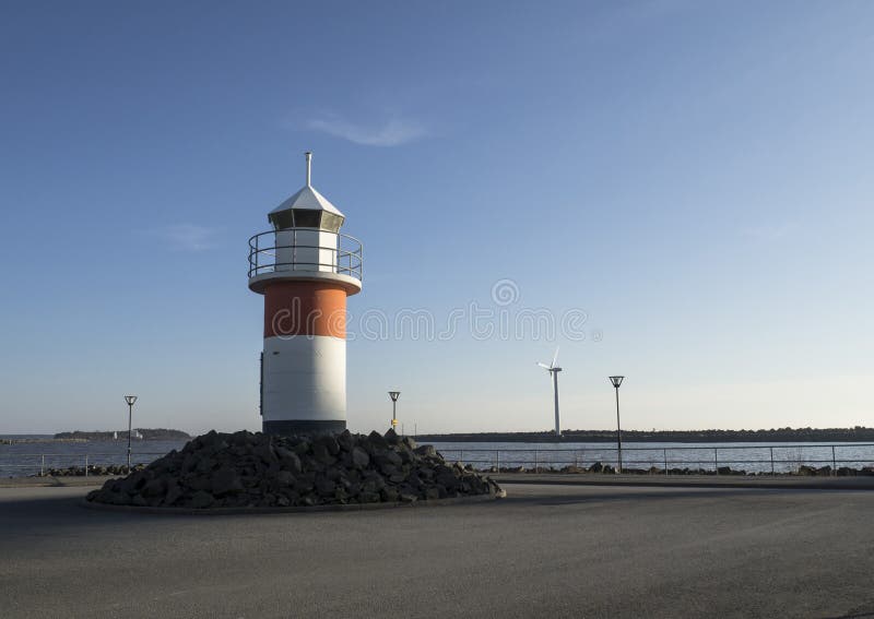 Farol ao lado do mar fotografia de stock Farol ao lado do mar fotografia de stock