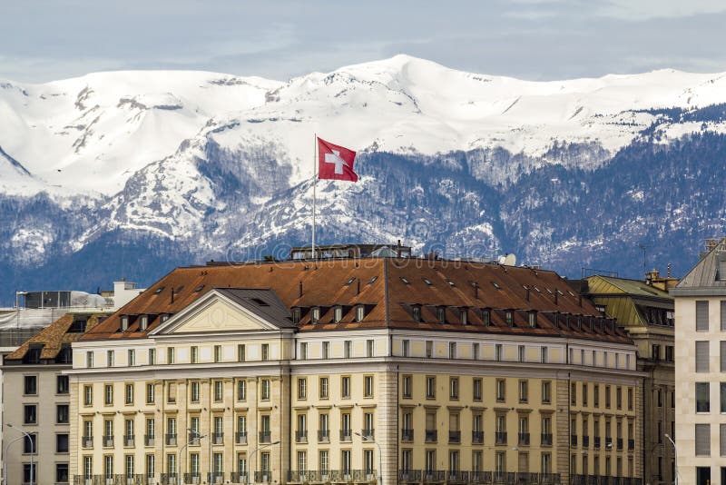 Fasader av historiska byggnader i centret av Genève, Swit arkivfoto Fasader av historiska byggnader i centret av Genève, Swit arkivfoto