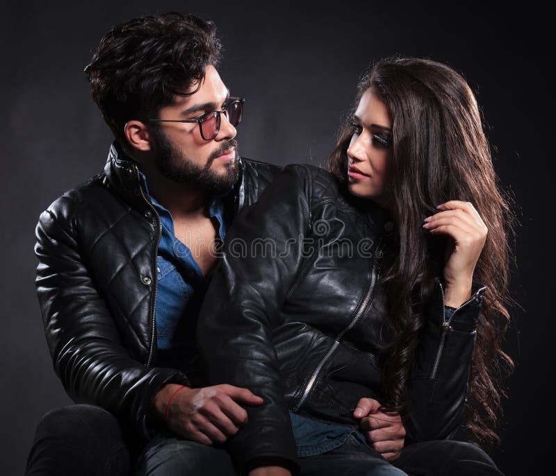 Collection 27+ Photos man and woman looking for a woman Excellent Collection 27+ Photos man and woman looking for a woman Excellent