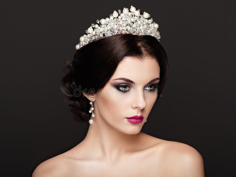 13,186 Fashion Tiara Stock Photos - Free & Royalty-Free Stock Photos ...