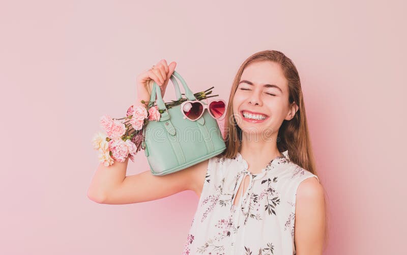 Pink + green Wednesday 💖💚 Look how cute the berry color @bxsie_ bag is 😍  save with code JULES15 Also the cute tshirt and stickers on my… | Instagram